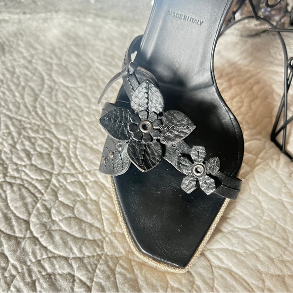 Prada heels - Picture 5 of 9